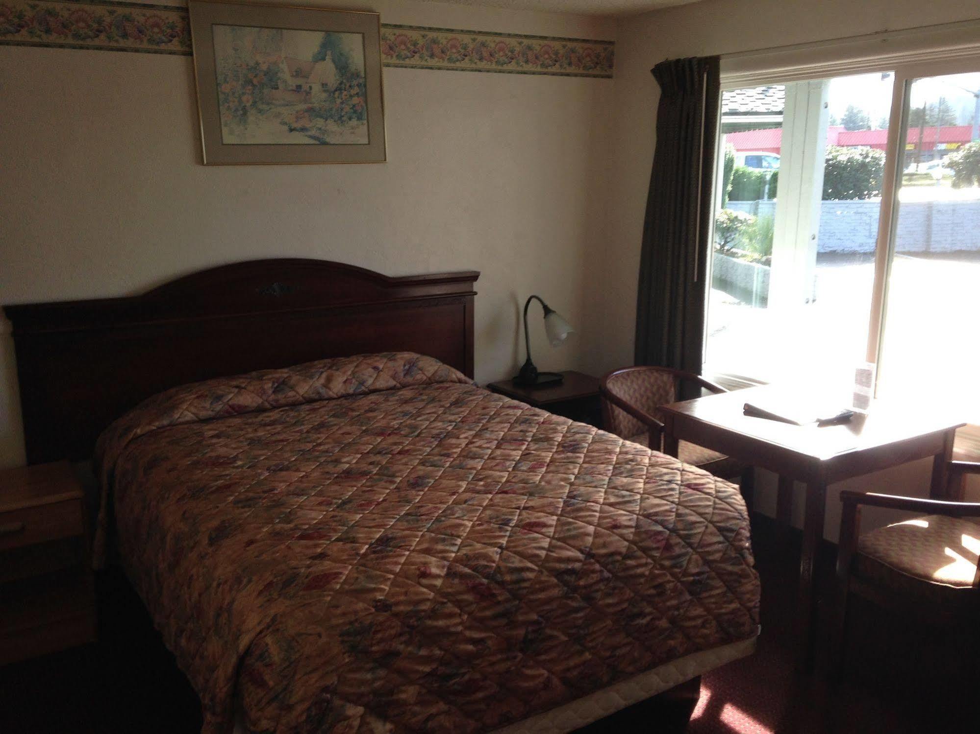 Villa West Motel Флоренс Экстерьер фото