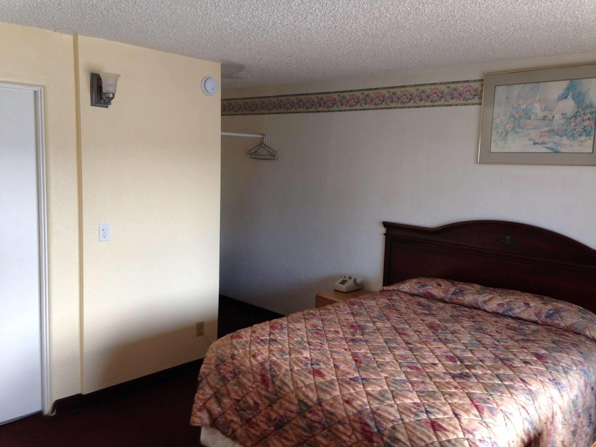 Villa West Motel Флоренс Экстерьер фото